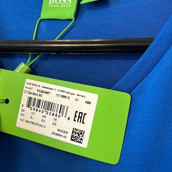 Hugo boss t shirt v neck - Picture 2 of 2